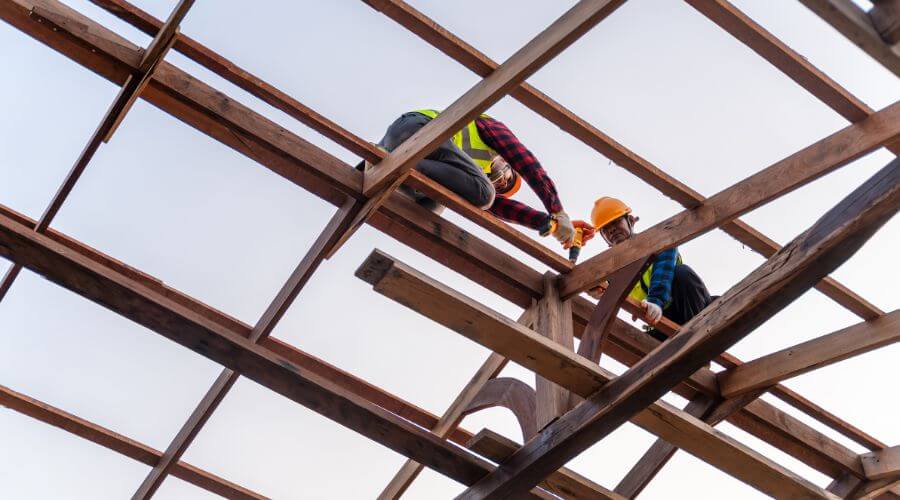 Professional gutter cleaning services in Carbon Cliff, IL